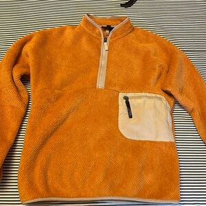 Womens Patagonia pullover.